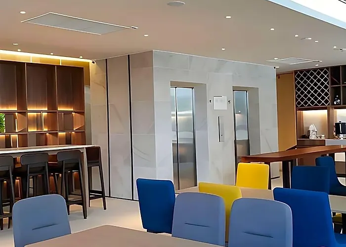 Aspira One Sutthisan Hotel