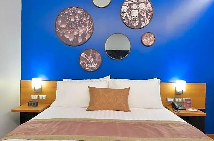 Aspira One Sutthisan Hotel
