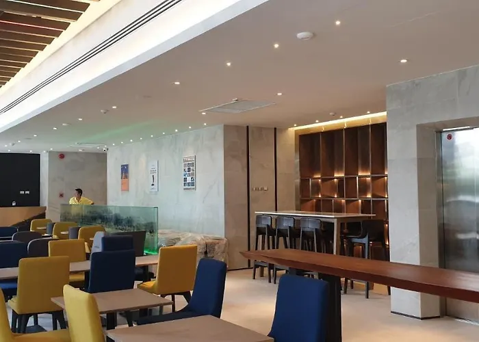 Aspira One Sutthisan Hotel