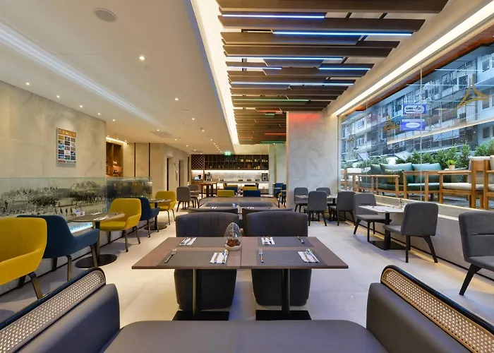 Aspira One Sutthisan Hotel 4*